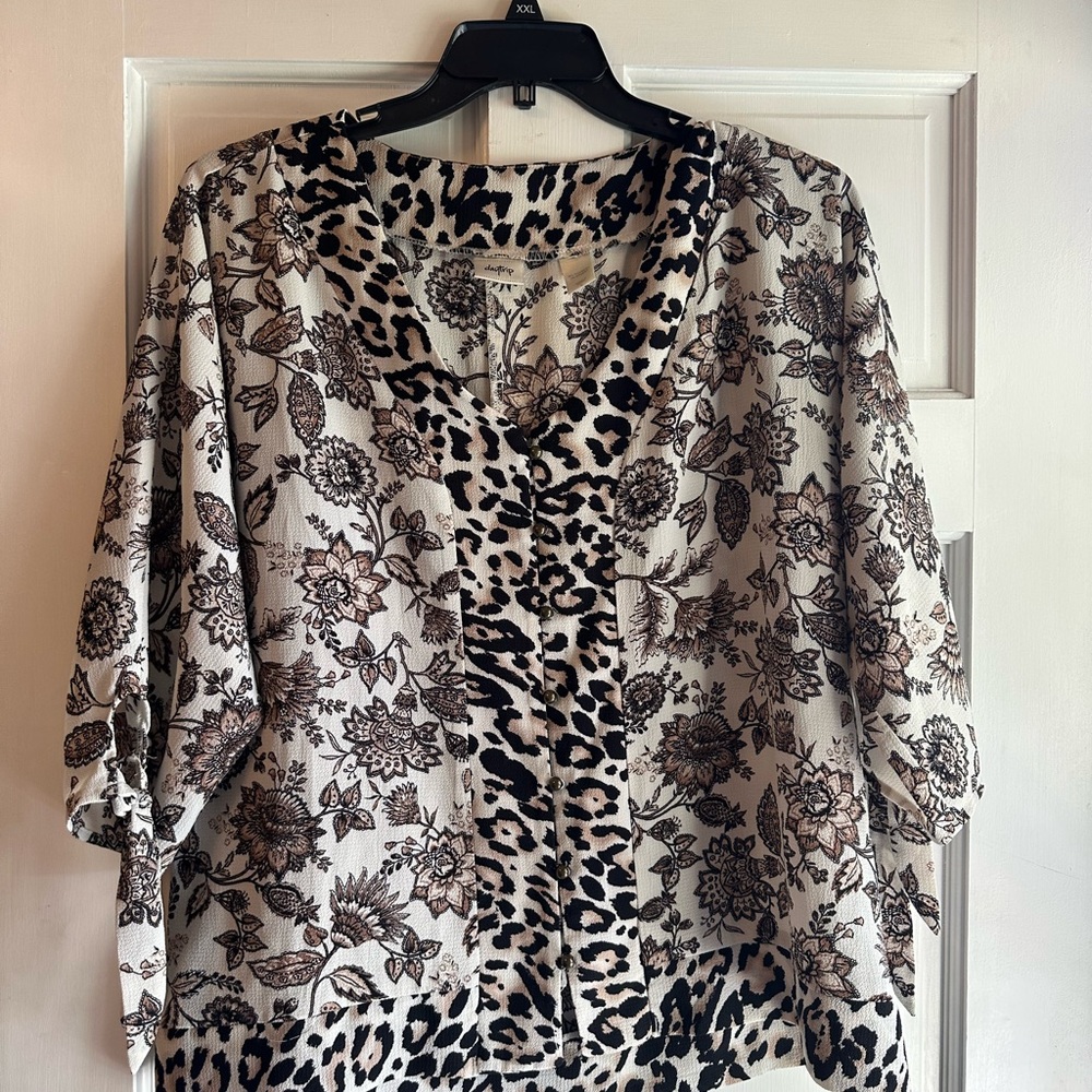 Daytrip Mixed Floral & Leopard Print V-Neck Top in Cream and Black